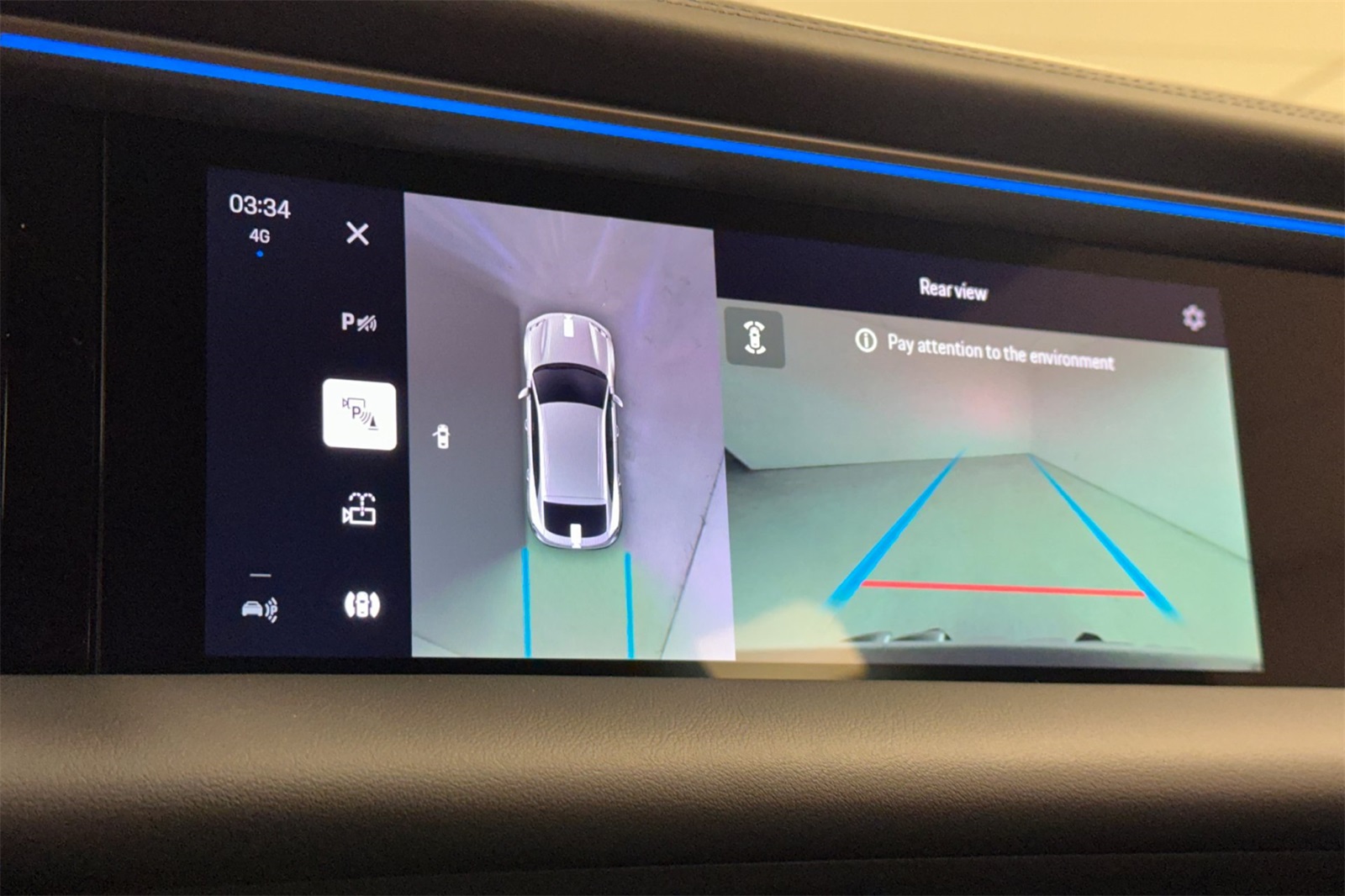 2025 Porsche Macan Electric photo 20