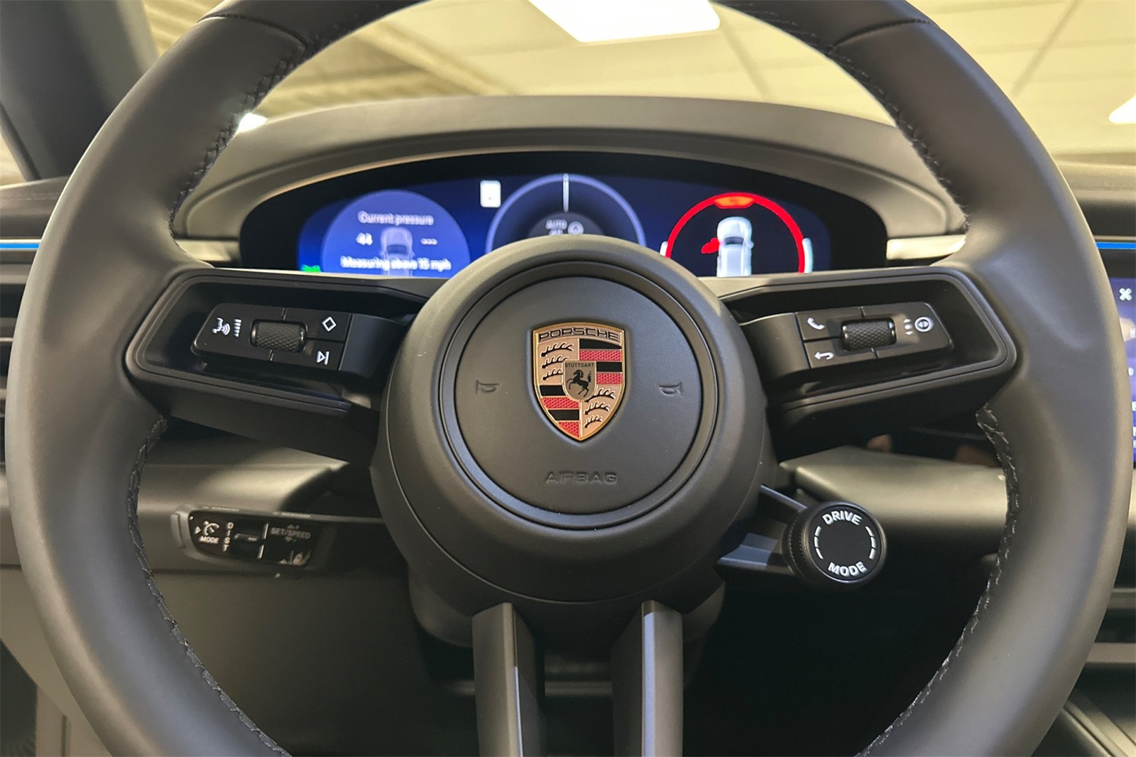 2025 Porsche Macan Electric photo 24