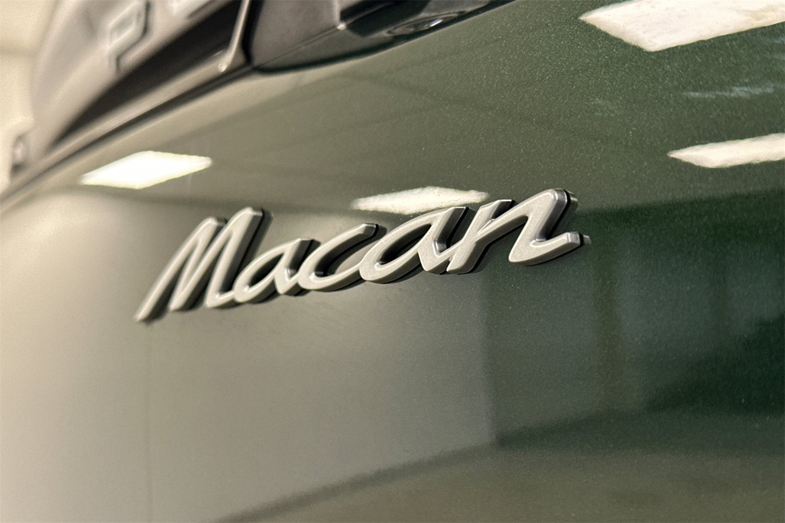 2025 Porsche Macan Electric photo 26
