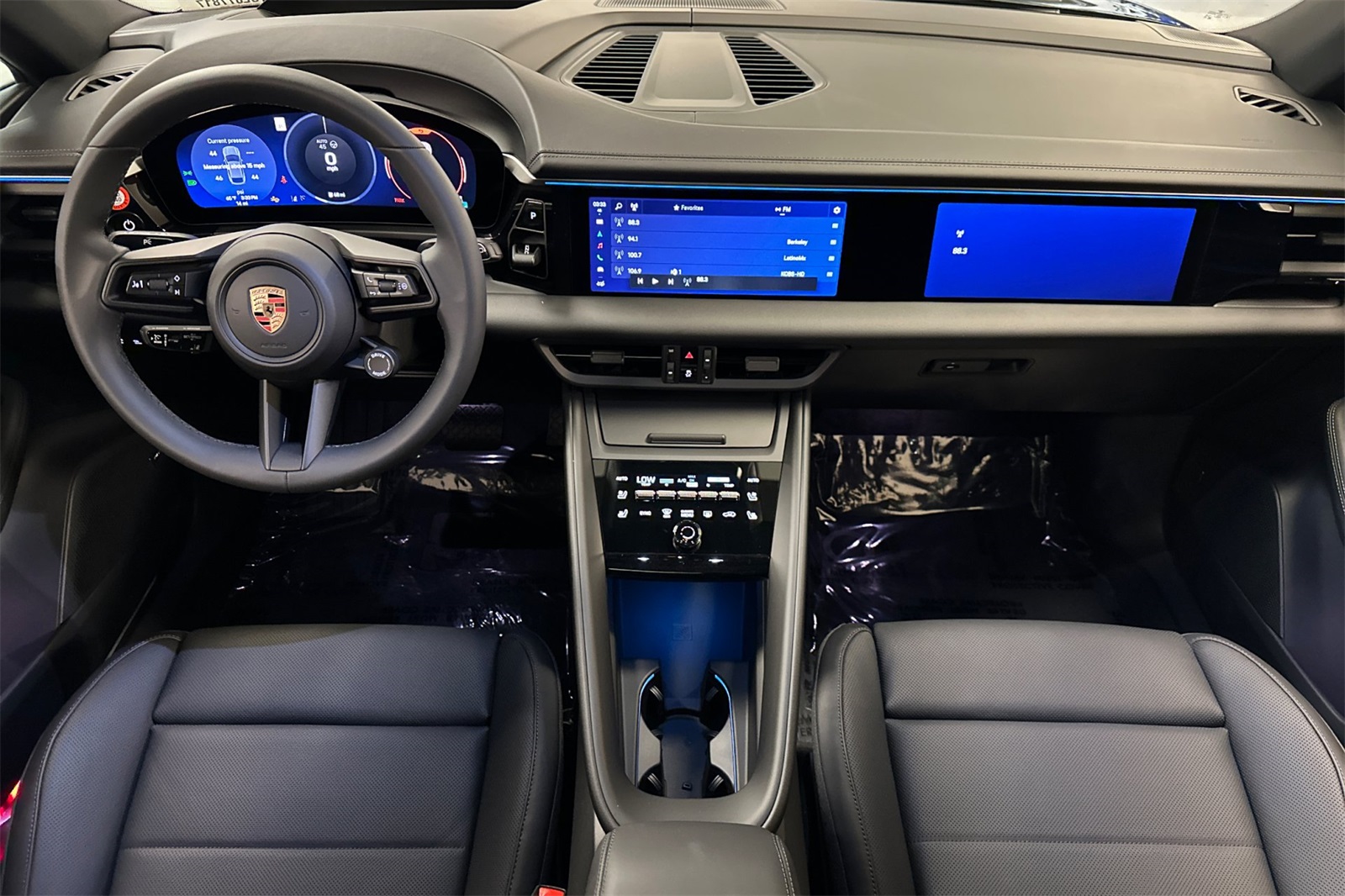 2025 Porsche Macan Electric photo 6