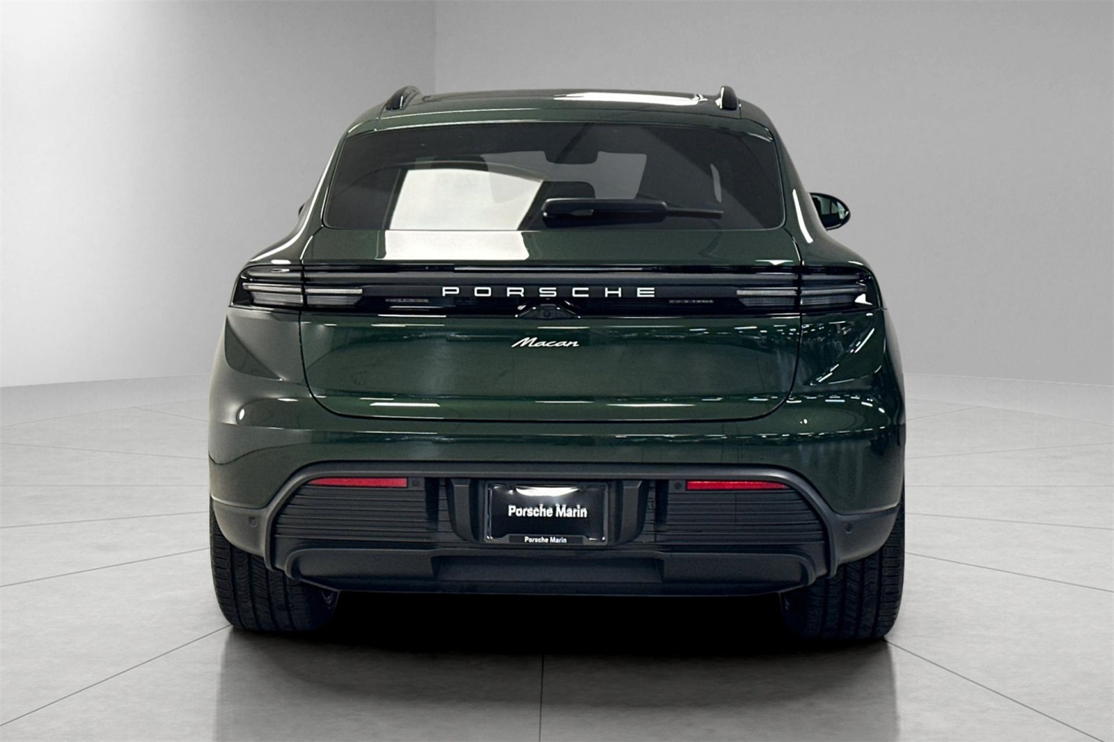 2025 Porsche Macan Electric photo 7