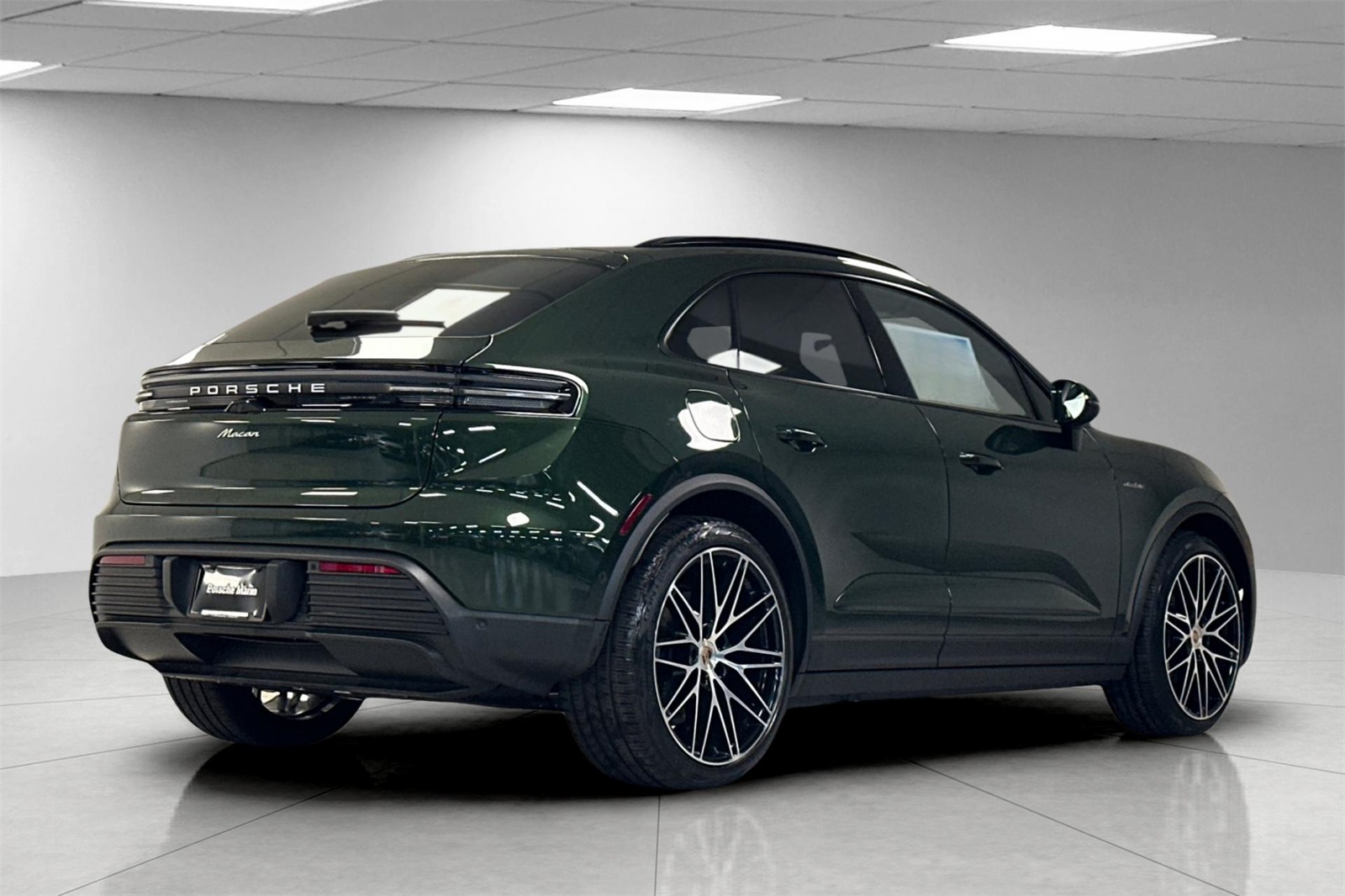 2025 Porsche Macan Electric photo 8