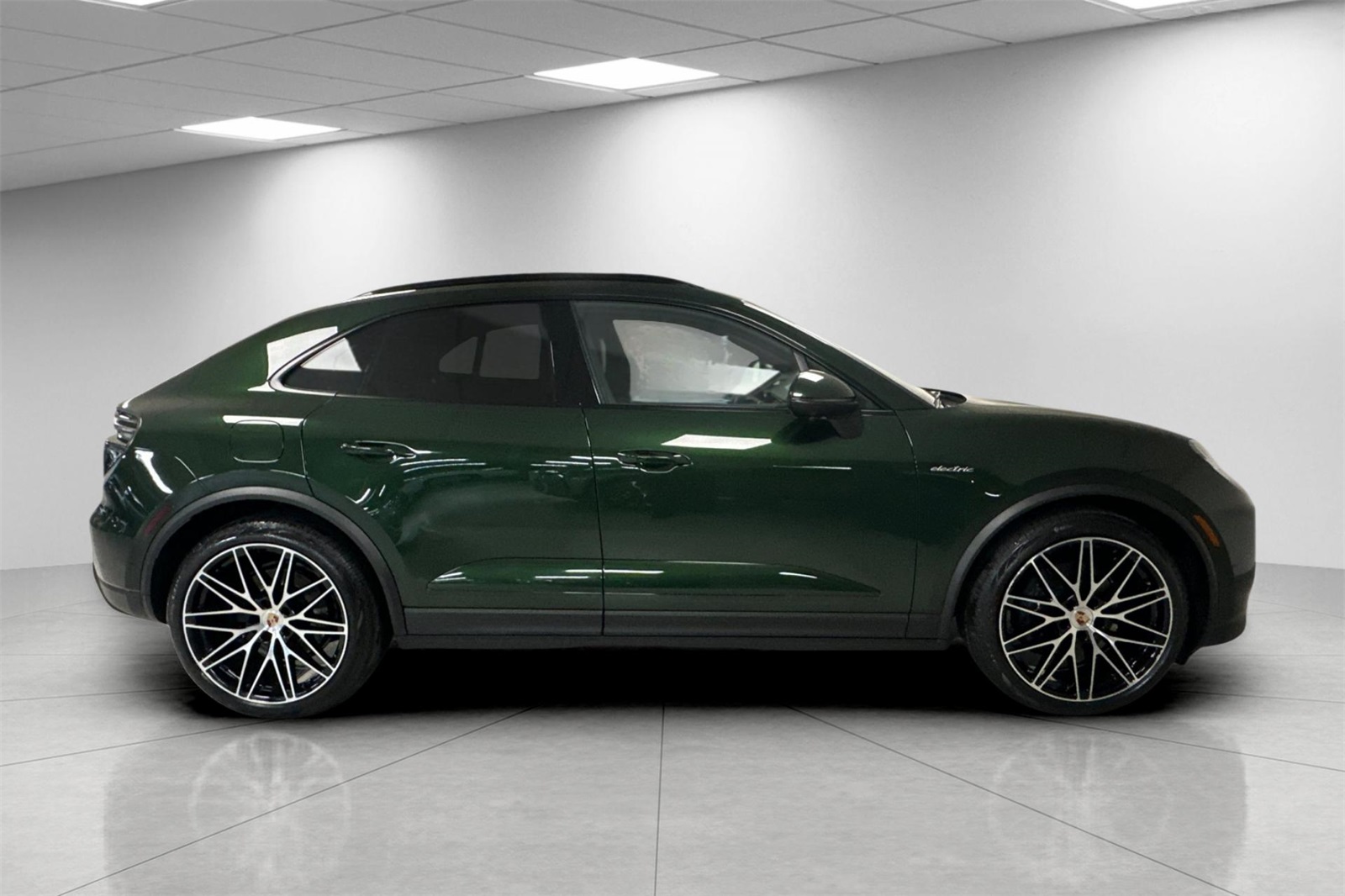 2025 Porsche Macan Electric photo 9