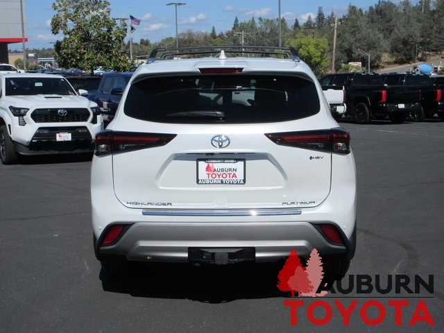 2025 Toyota Highlander Hybrid Platinum photo 3