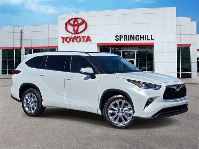 2022 Toyota Highlander Limited's photo