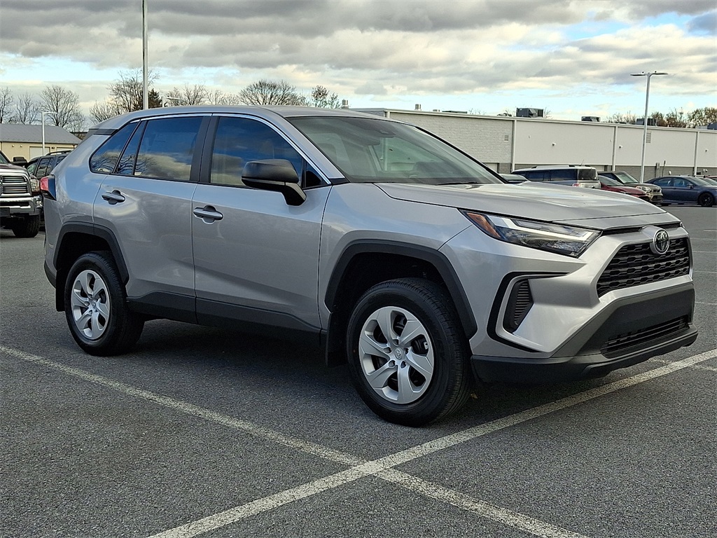 2025 Toyota RAV4 LE photo 3