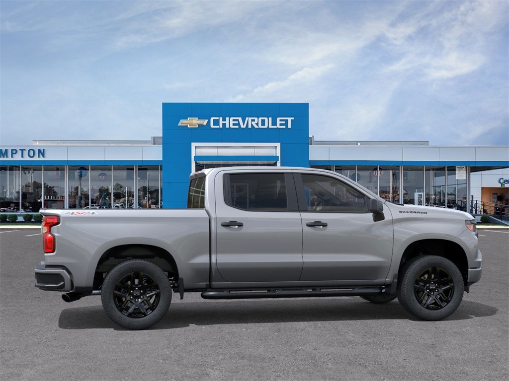 2025 Chevrolet Silverado 1500 Custom 4D Crew Cab 4WD 5