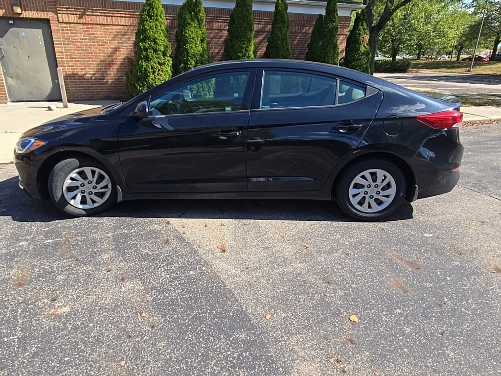 2018 Hyundai Elantra SE photo 2