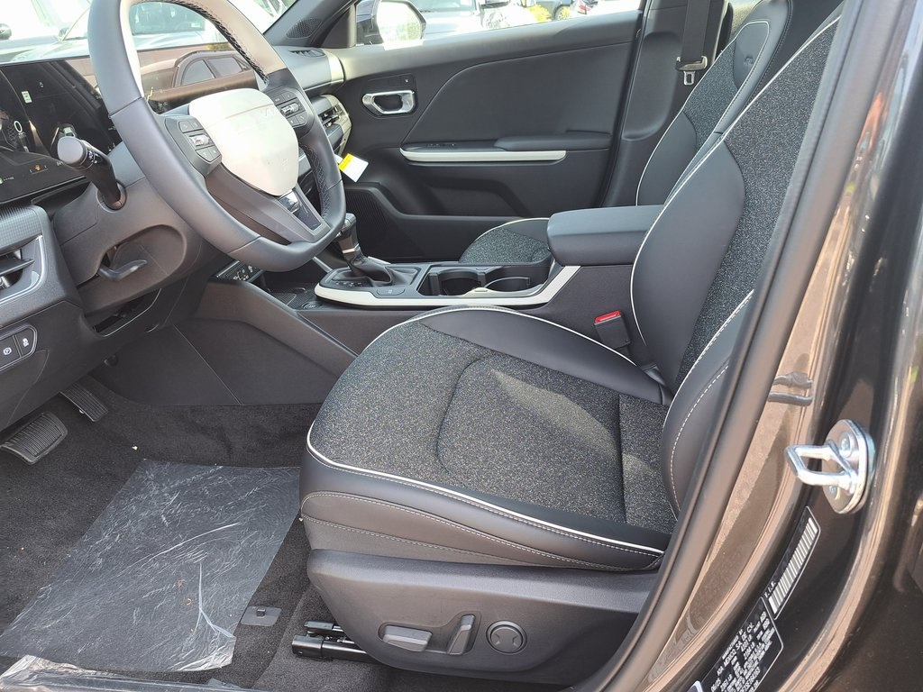 2025 Kia K4 GT-Line Sedan 4 Dr. FWD 12