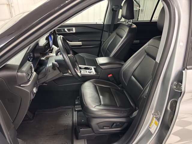 2021 Ford Explorer XLT photo 3