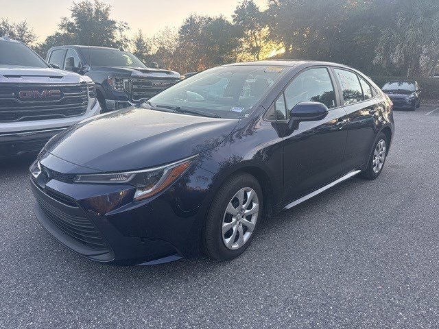 2025 Toyota Corolla LE's photo