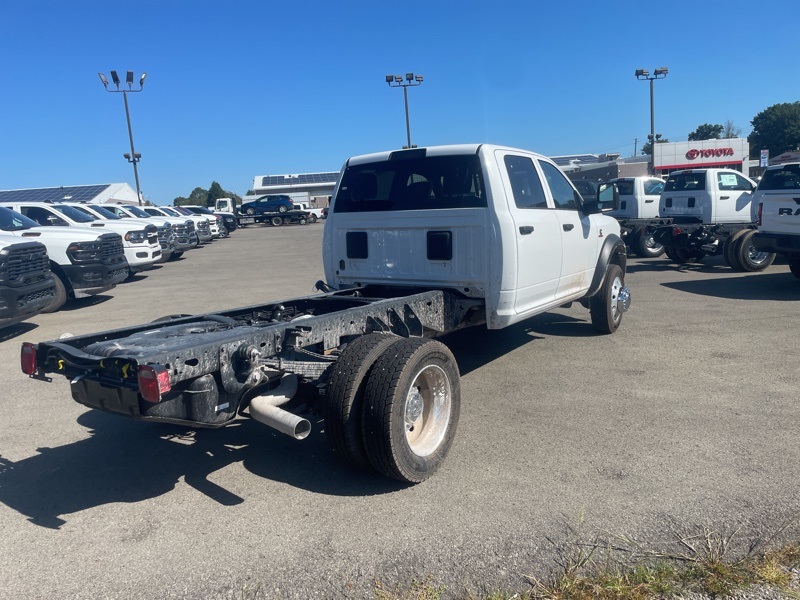 2026 Ram 5500 Tradesman photo 3