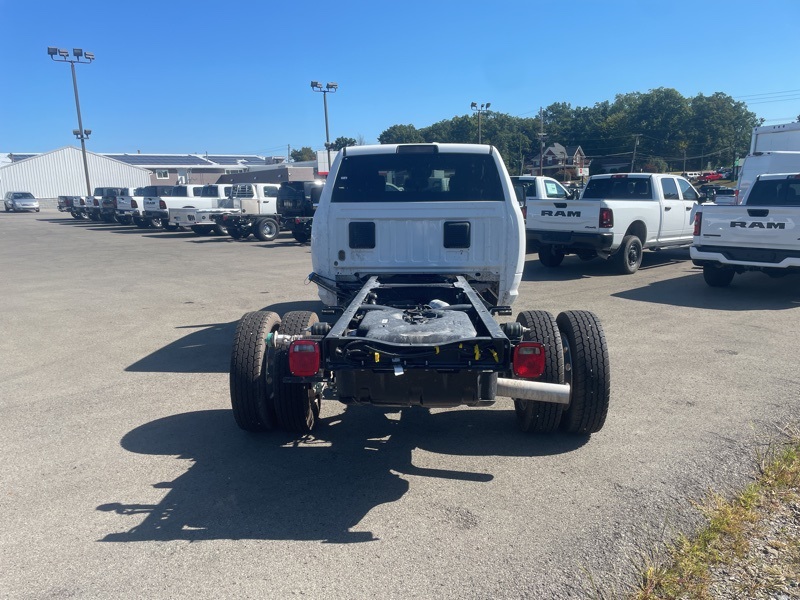 2026 Ram 5500 Tradesman photo 4