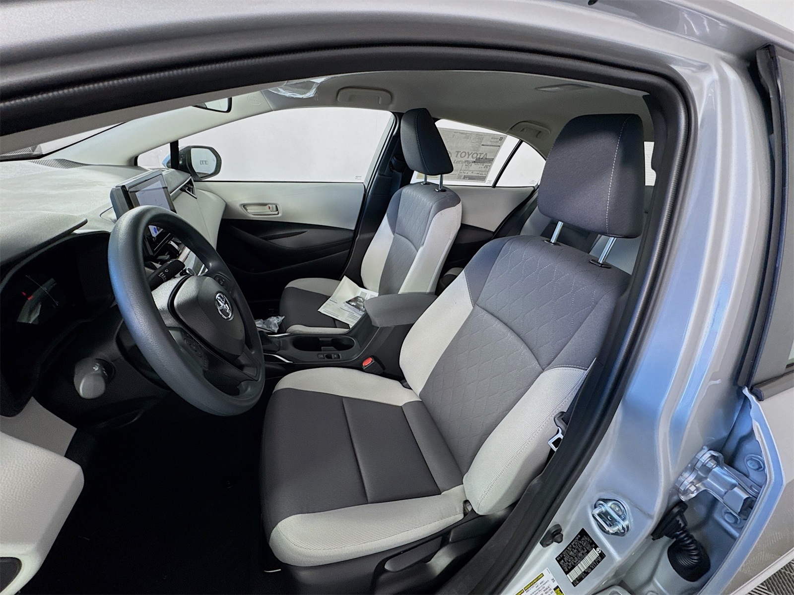2026 Toyota Corolla LE photo 10