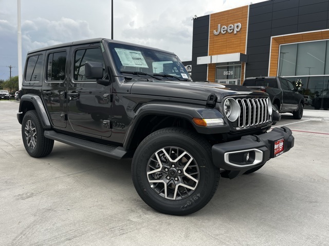 2025 Jeep Wrangler 4-Door Sahara's photo