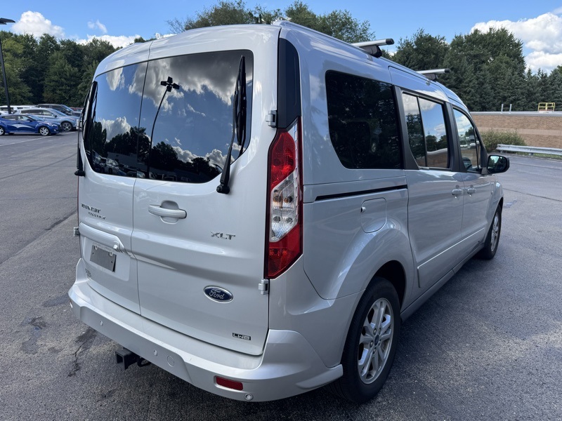 2023 Ford Transit Connect XLT Passenger Wagon photo 3