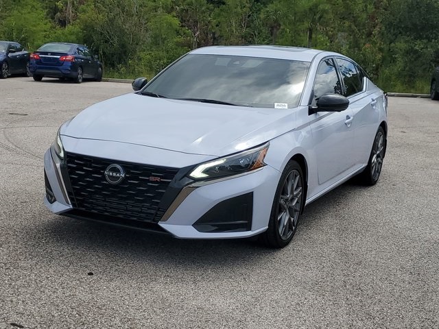 2024 Gray Sky Pearl Nissan Altima 2.0 SR FWD Sedan