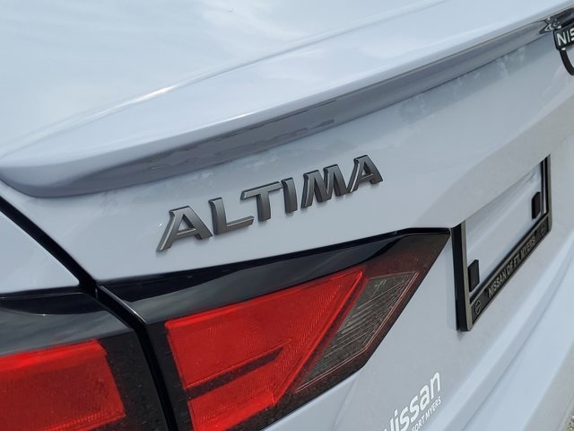 2024 Gray Sky Pearl Nissan Altima 2.0 SR FWD Sedan