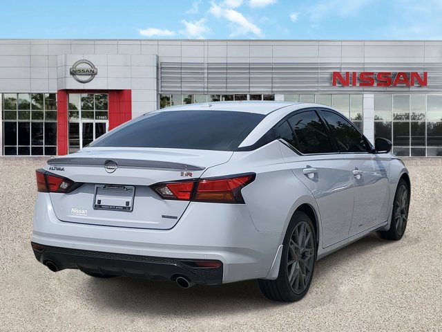 2024 Gray Sky Pearl Nissan Altima 2.0 SR FWD Sedan