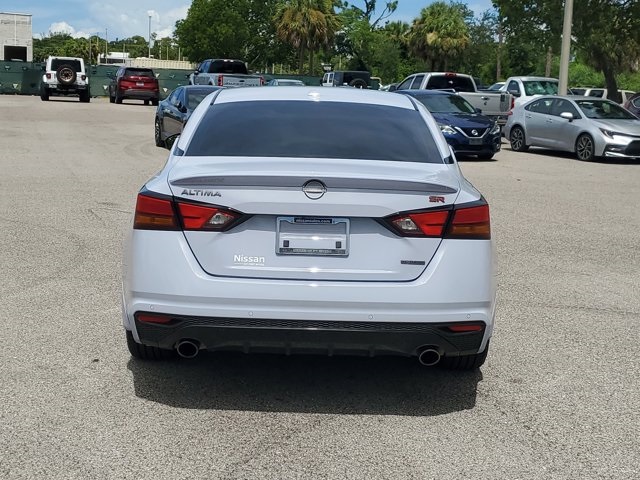 2024 Gray Sky Pearl Nissan Altima 2.0 SR FWD Sedan