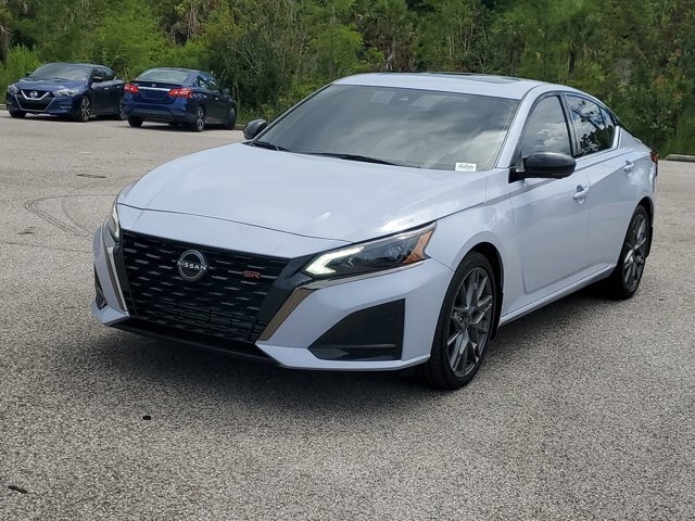 2024 Gray Sky Pearl Nissan Altima 2.0 SR FWD Sedan