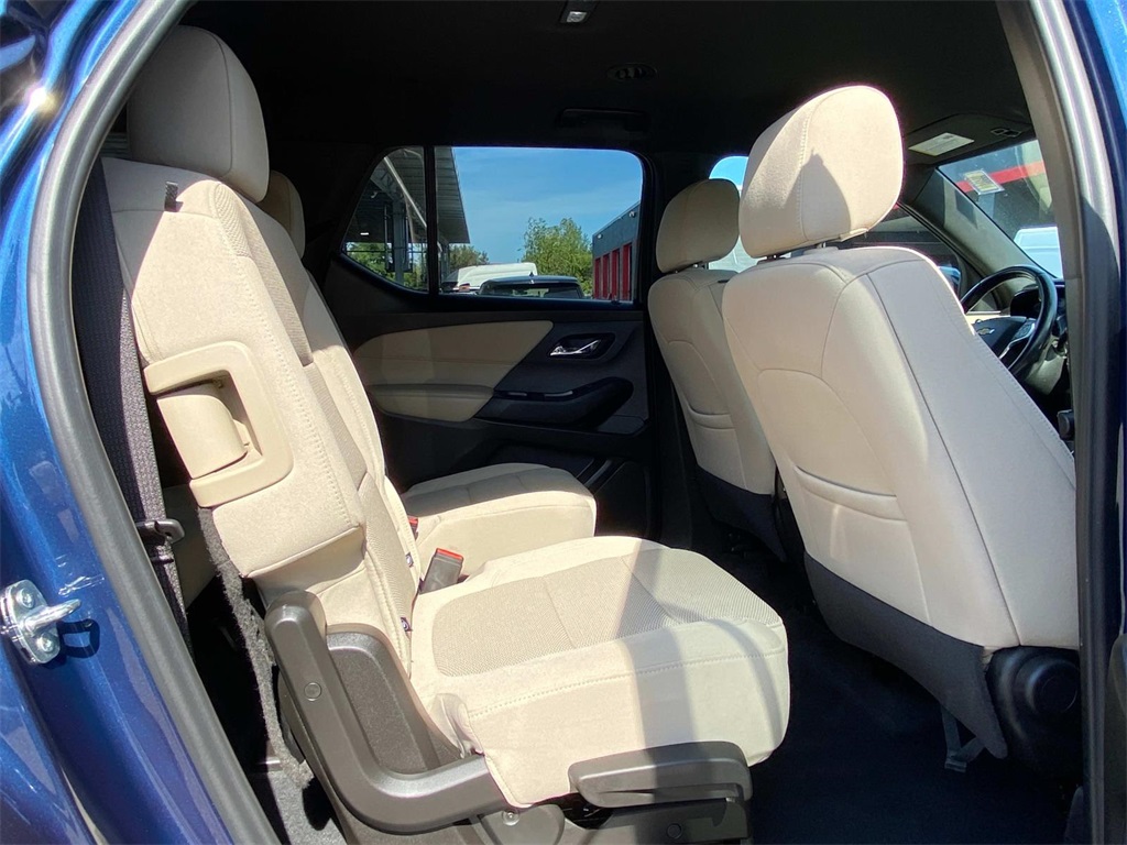 2022 Northsky Blue Metallic Chevrolet Traverse LT AWD SUV