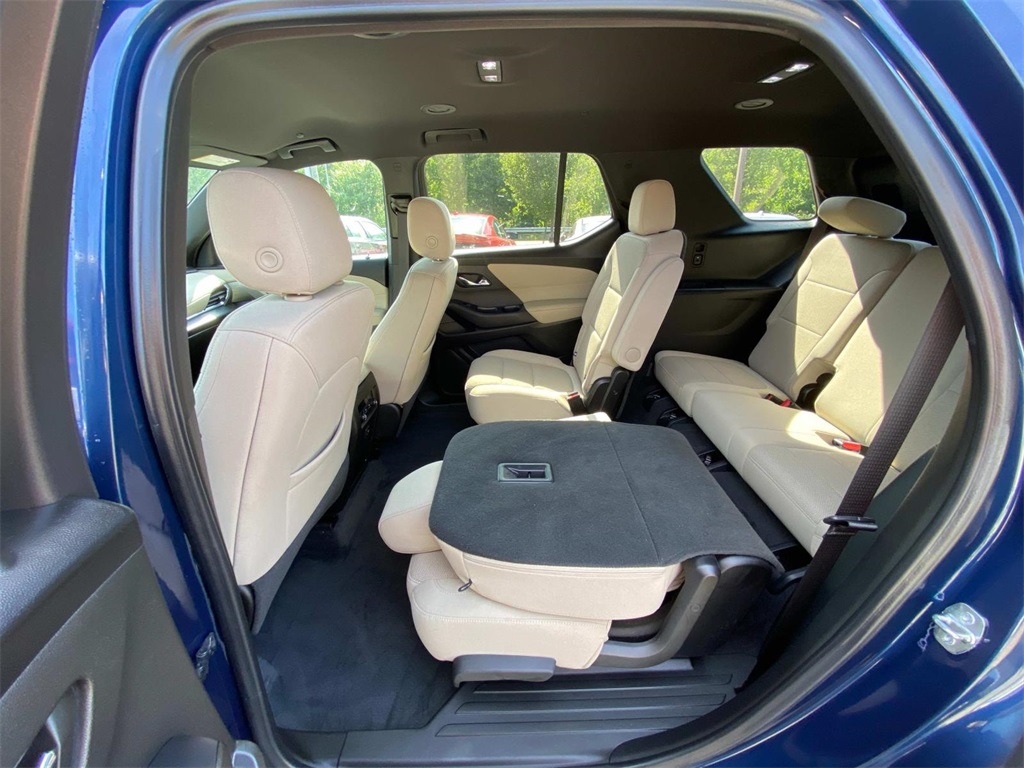 2022 Northsky Blue Metallic Chevrolet Traverse LT AWD SUV