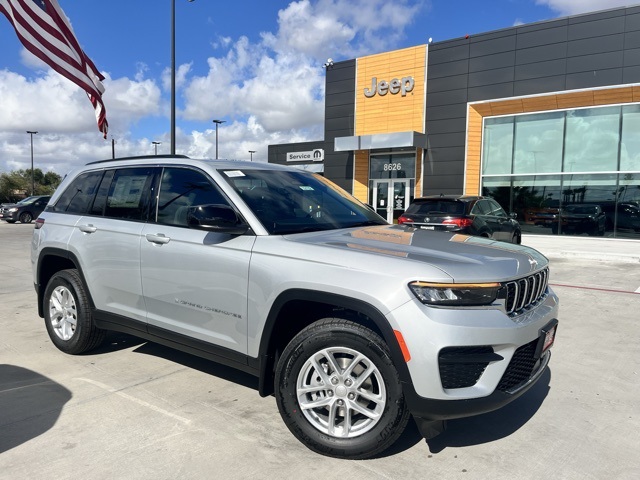 2025 Jeep Grand Cherokee Laredo's photo
