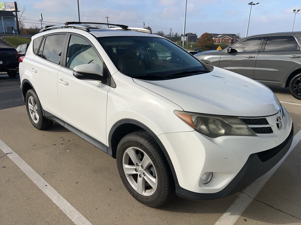 2013 Toyota RAV4 XLE photo 4