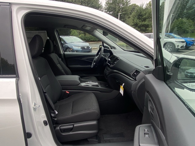 new 2025 Honda Ridgeline car, priced at $36,900