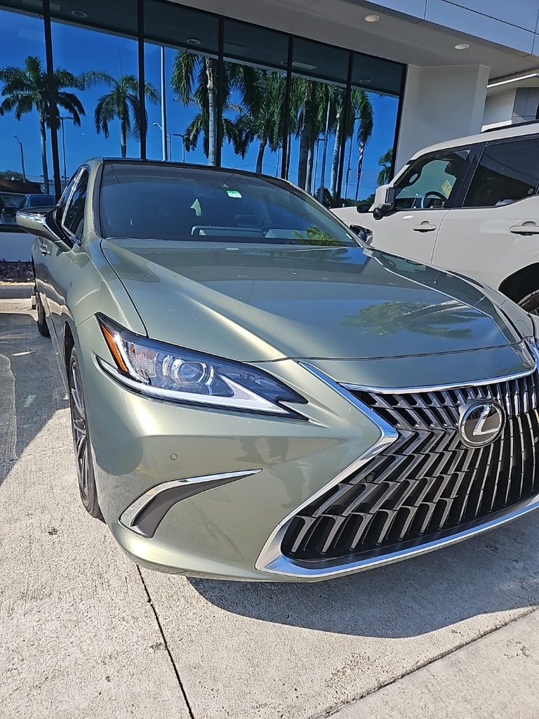 2023 Lexus ES 350 Base