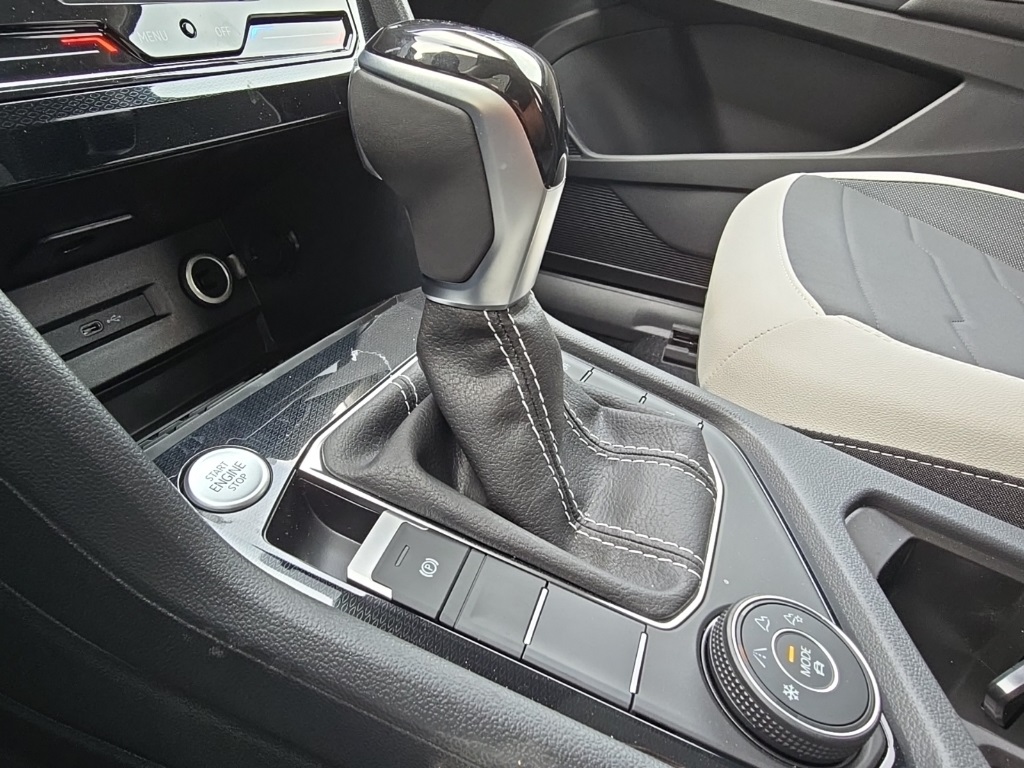 new 2025 Volkswagen Taos car, priced at $27,100