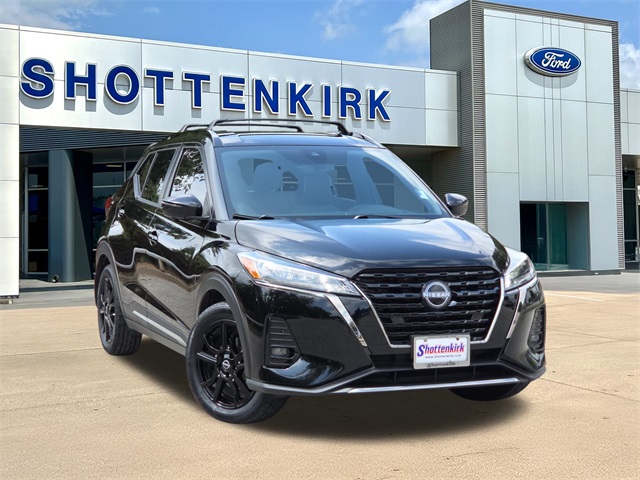 2023 Nissan Kicks SR