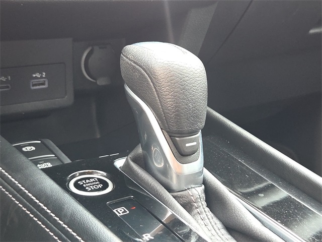 2023 Nissan Kicks SR photo 18