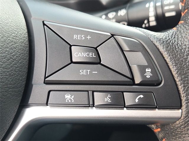 2023 Nissan Kicks SR photo 20