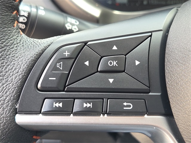 2023 Nissan Kicks SR photo 21