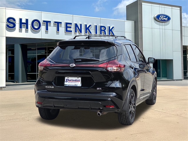 2023 Nissan Kicks SR photo 7