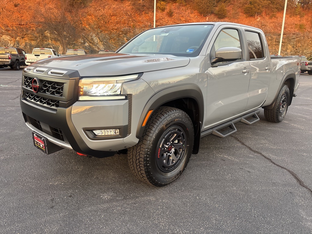 2026 Nissan Frontier PRO-4X's photo