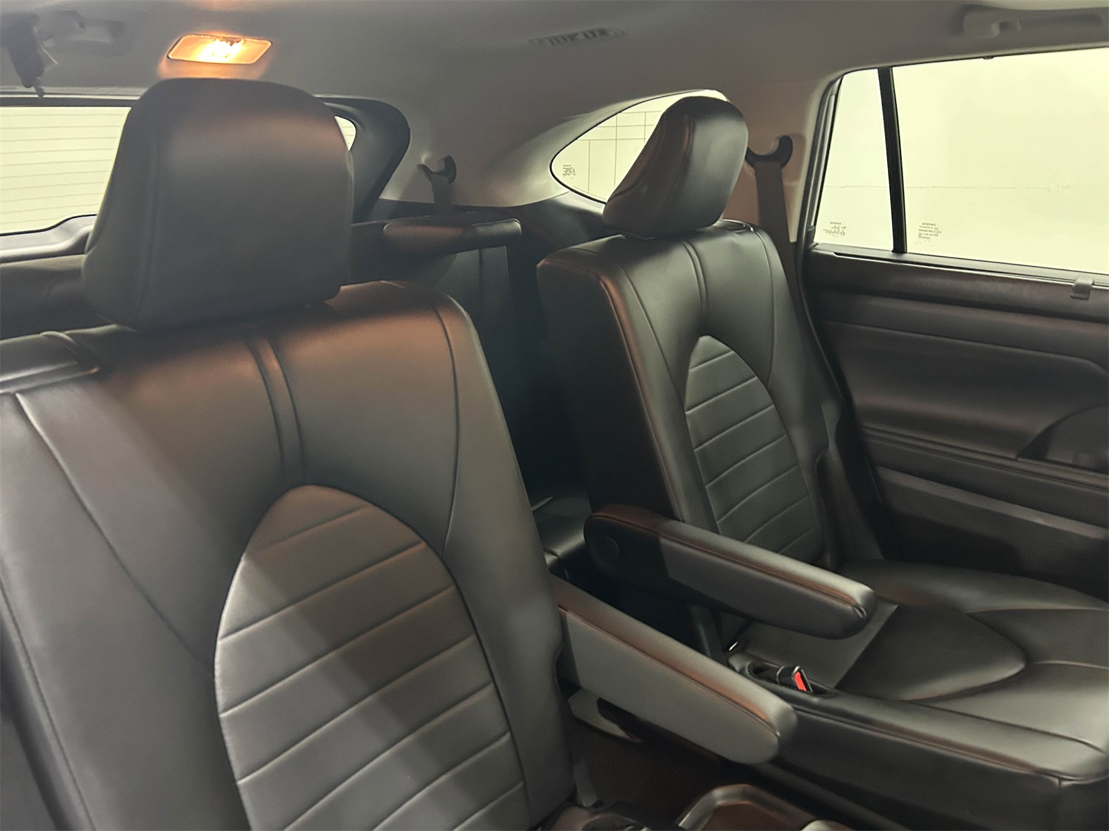 used 2024 Toyota Highlander car, priced at $33,288