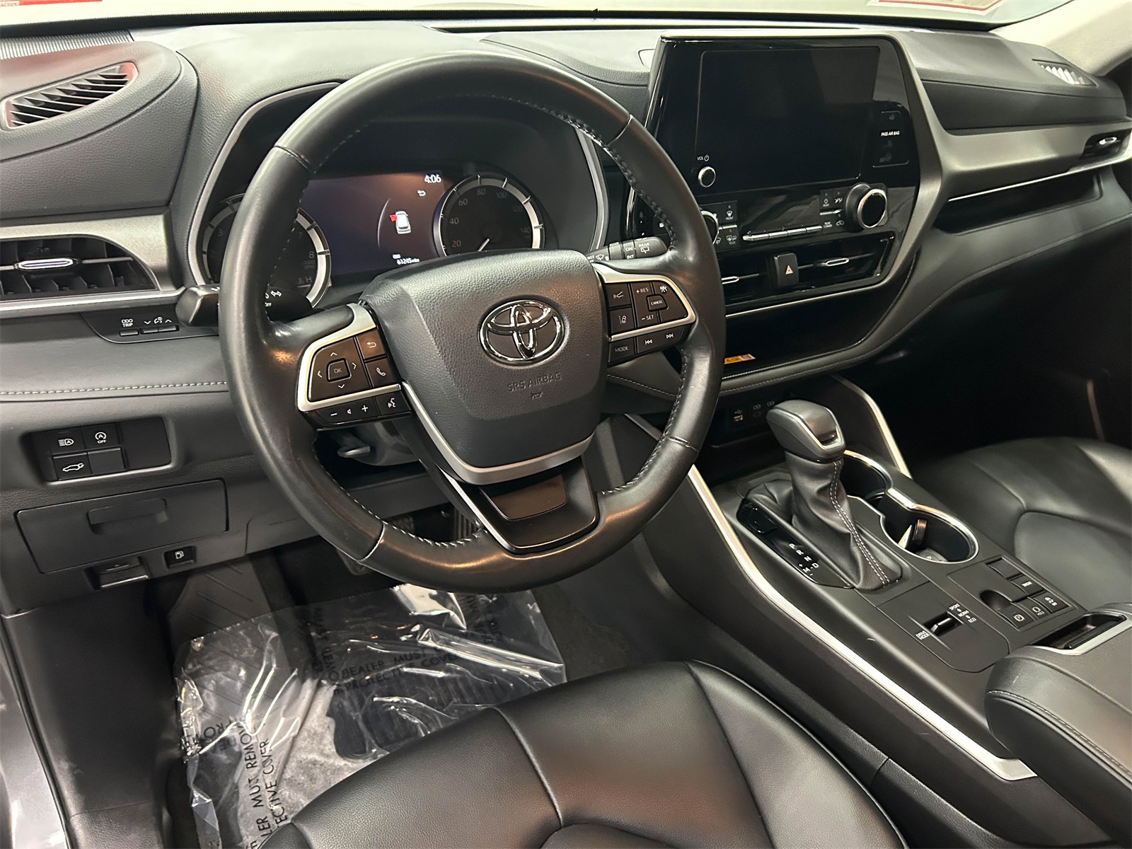 used 2024 Toyota Highlander car, priced at $33,288