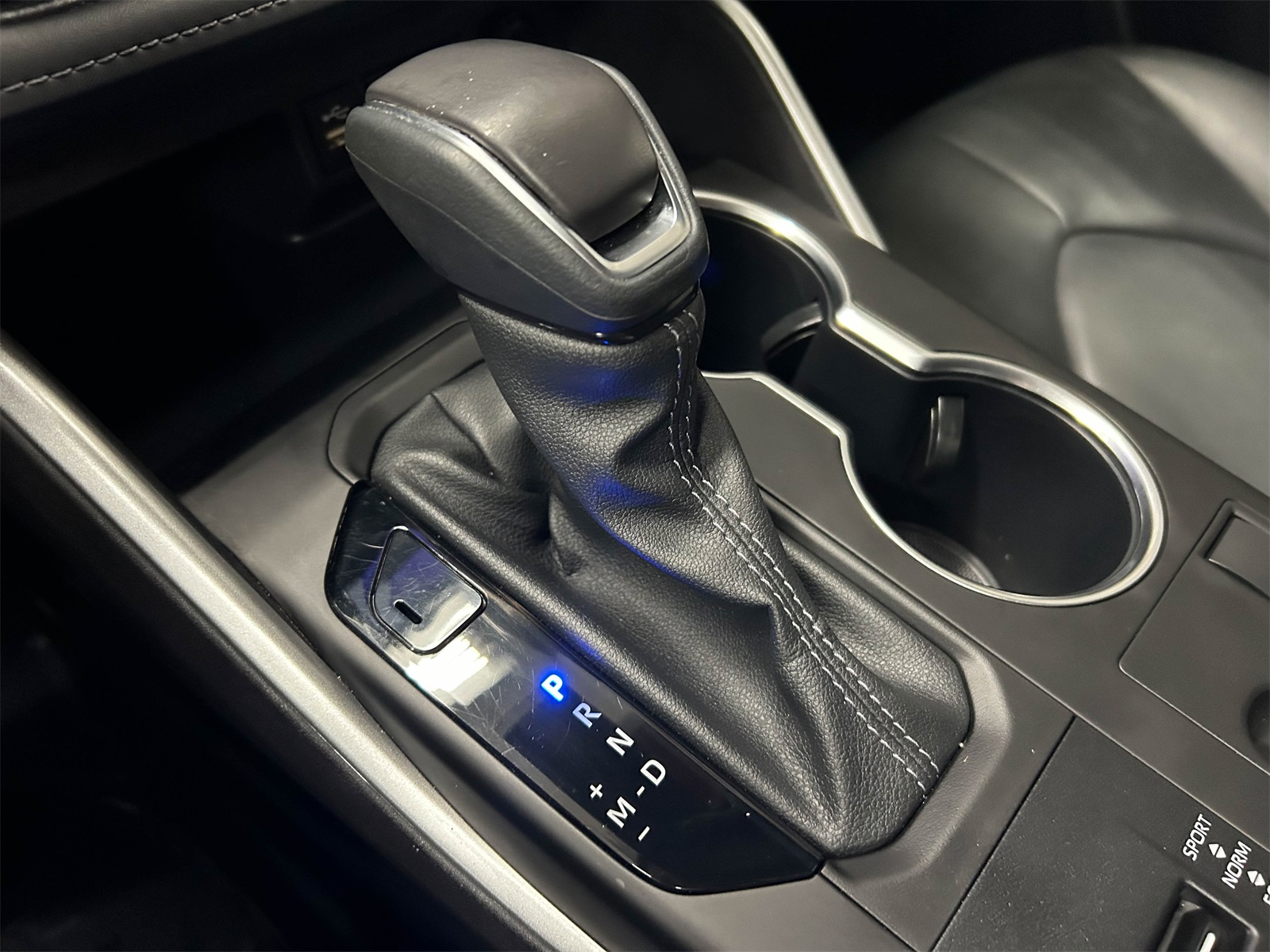 used 2024 Toyota Highlander car, priced at $33,288