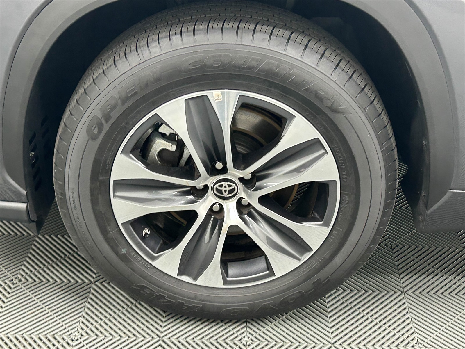 used 2024 Toyota Highlander car, priced at $33,288