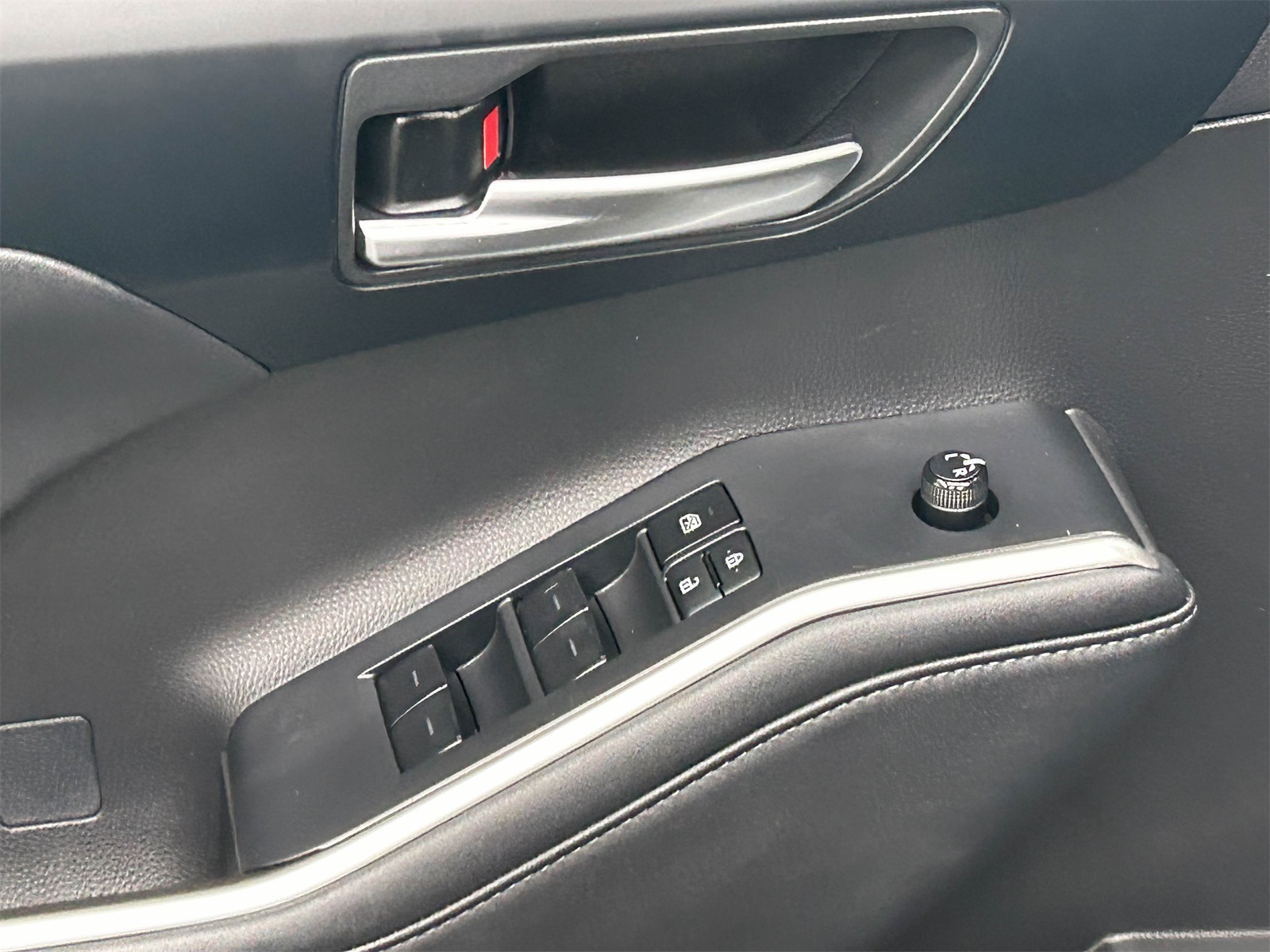 used 2024 Toyota Highlander car, priced at $33,288