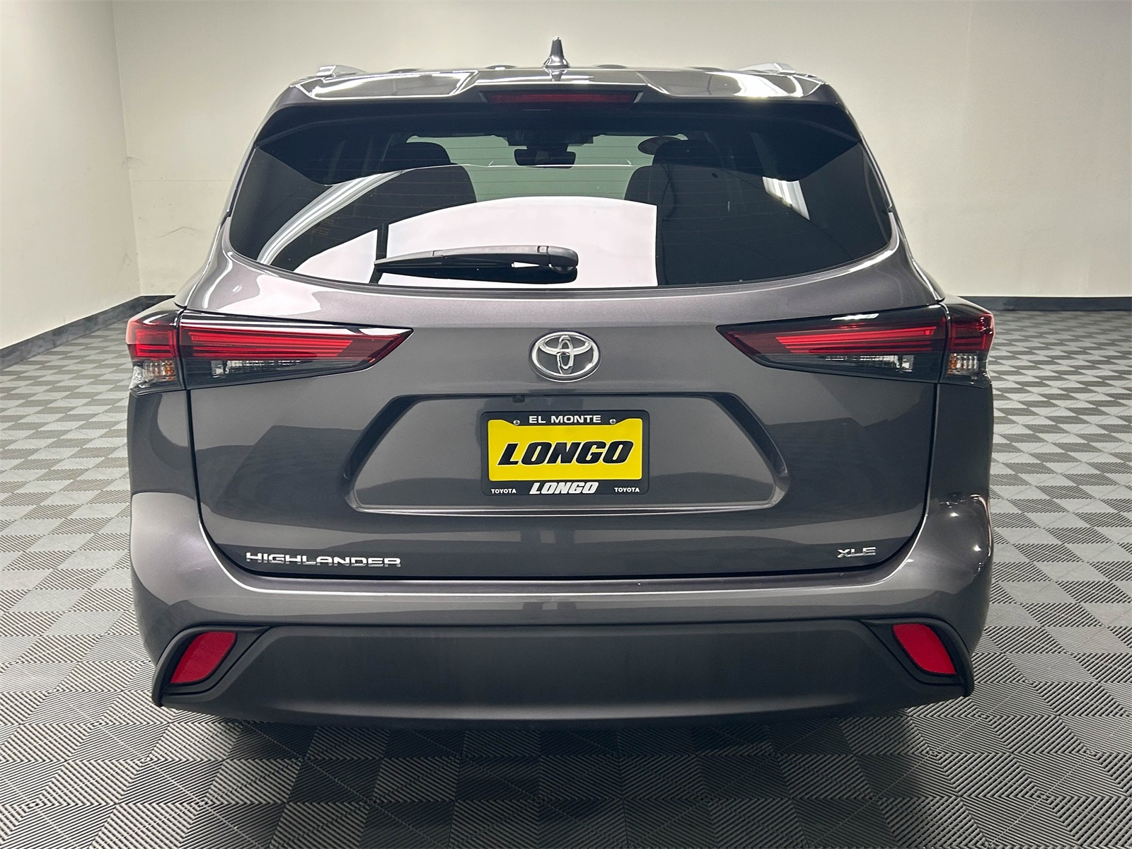 used 2024 Toyota Highlander car, priced at $33,288