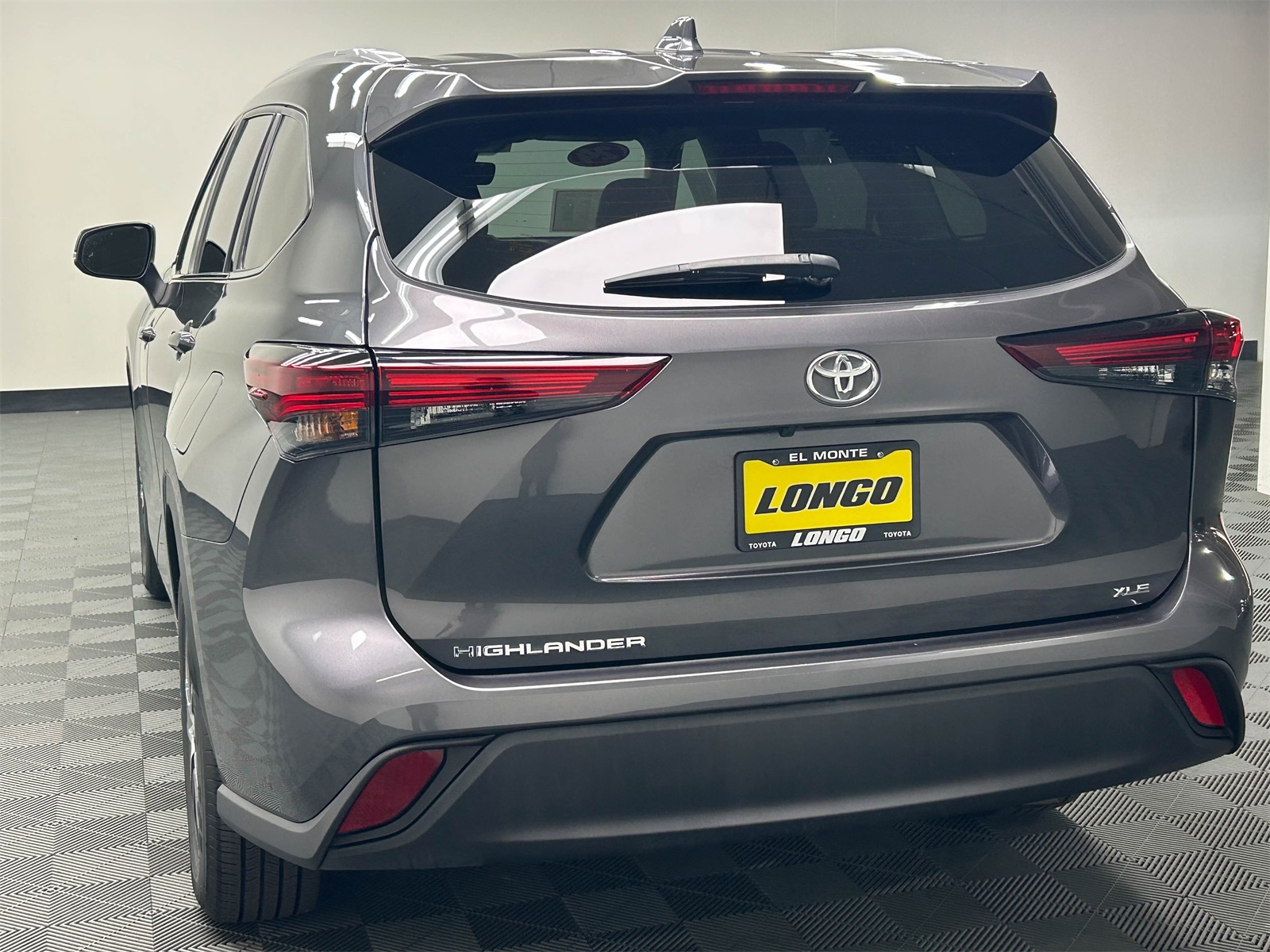 used 2024 Toyota Highlander car, priced at $33,288