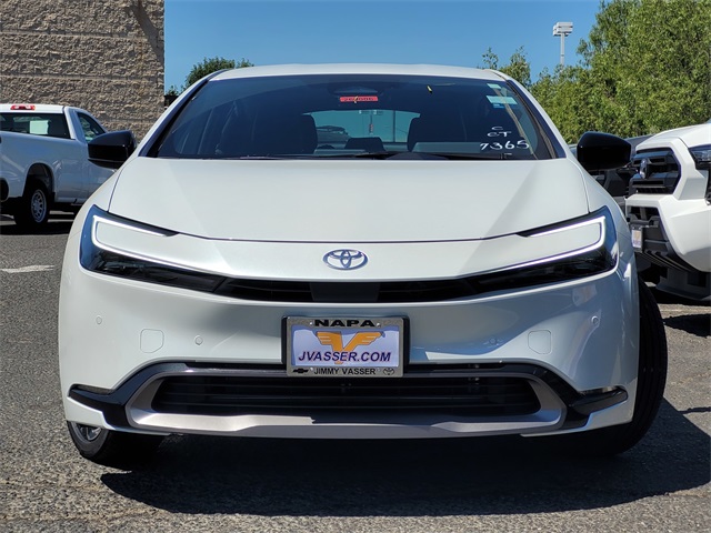 2026 Toyota Prius XLE photo 2