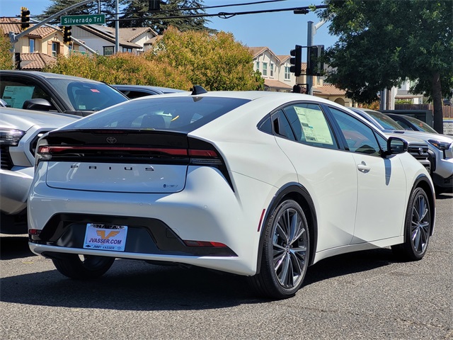 2026 Toyota Prius XLE photo 5
