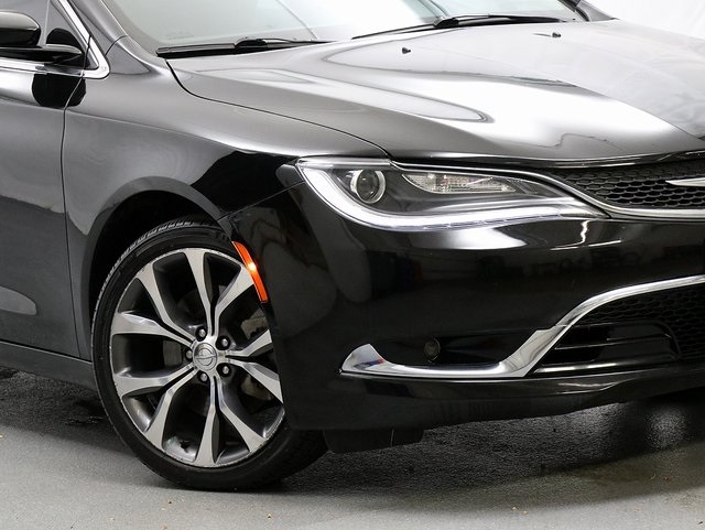2015 Chrysler 200 C photo 3