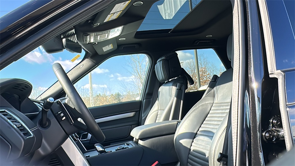 used 2025 Land Rover Discovery car, priced at $63,485