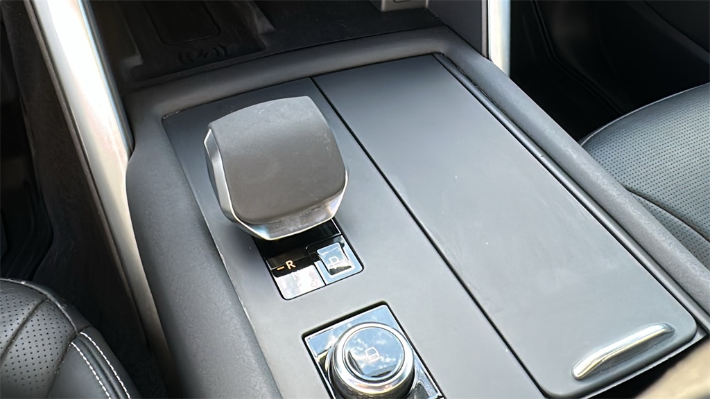 used 2025 Land Rover Discovery car, priced at $63,485